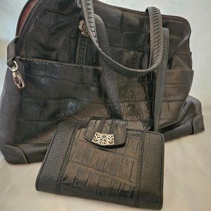Large Brighton handbag excellent condition. Comes with matching wallet